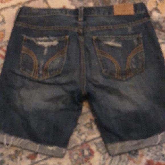 Hollister distressed jean shorts-Size 1  W25 - Picture 3 of 6